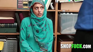 Innocent Muslim Girl Was Tricked Coupled with Fucked Away from A Abandoned Cop - SHOPFUCK